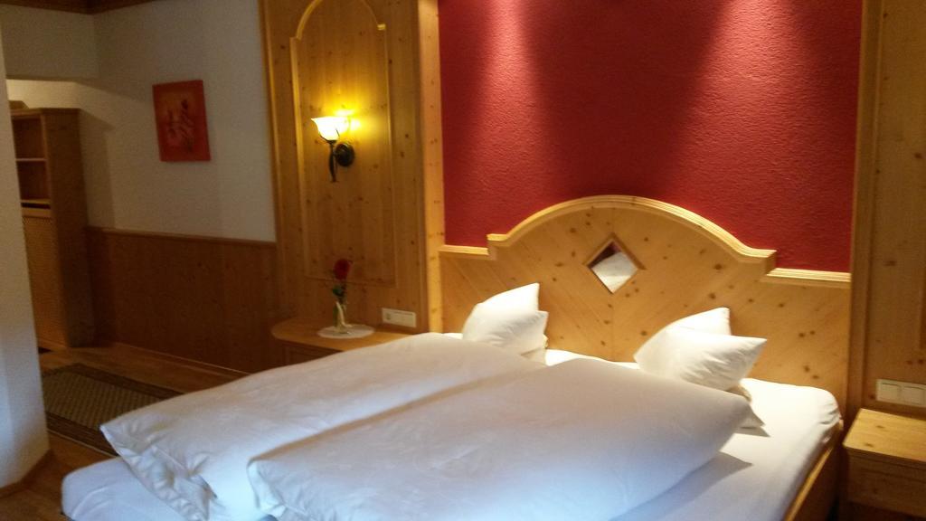 Gasthof Pension Traube Karres Quarto foto