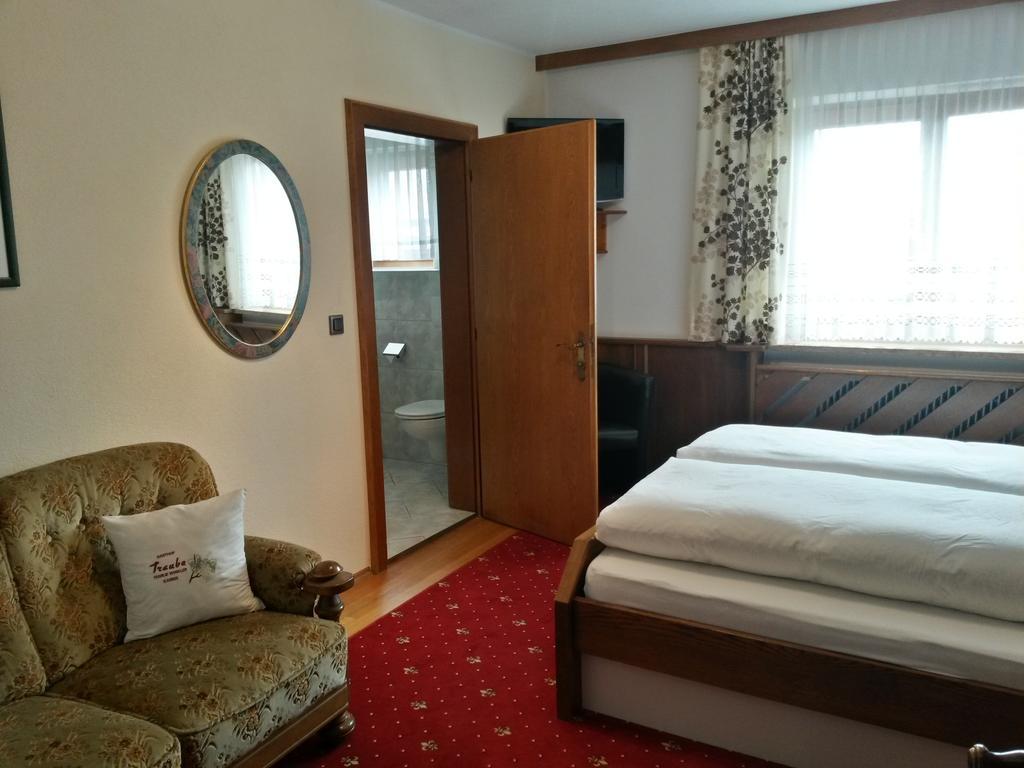 Gasthof Pension Traube Karres Quarto foto