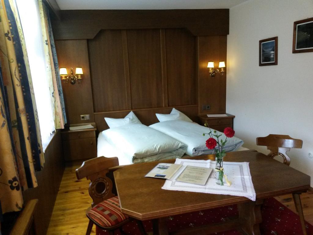Gasthof Pension Traube Karres Quarto foto