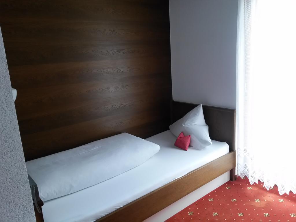 Gasthof Pension Traube Karres Quarto foto