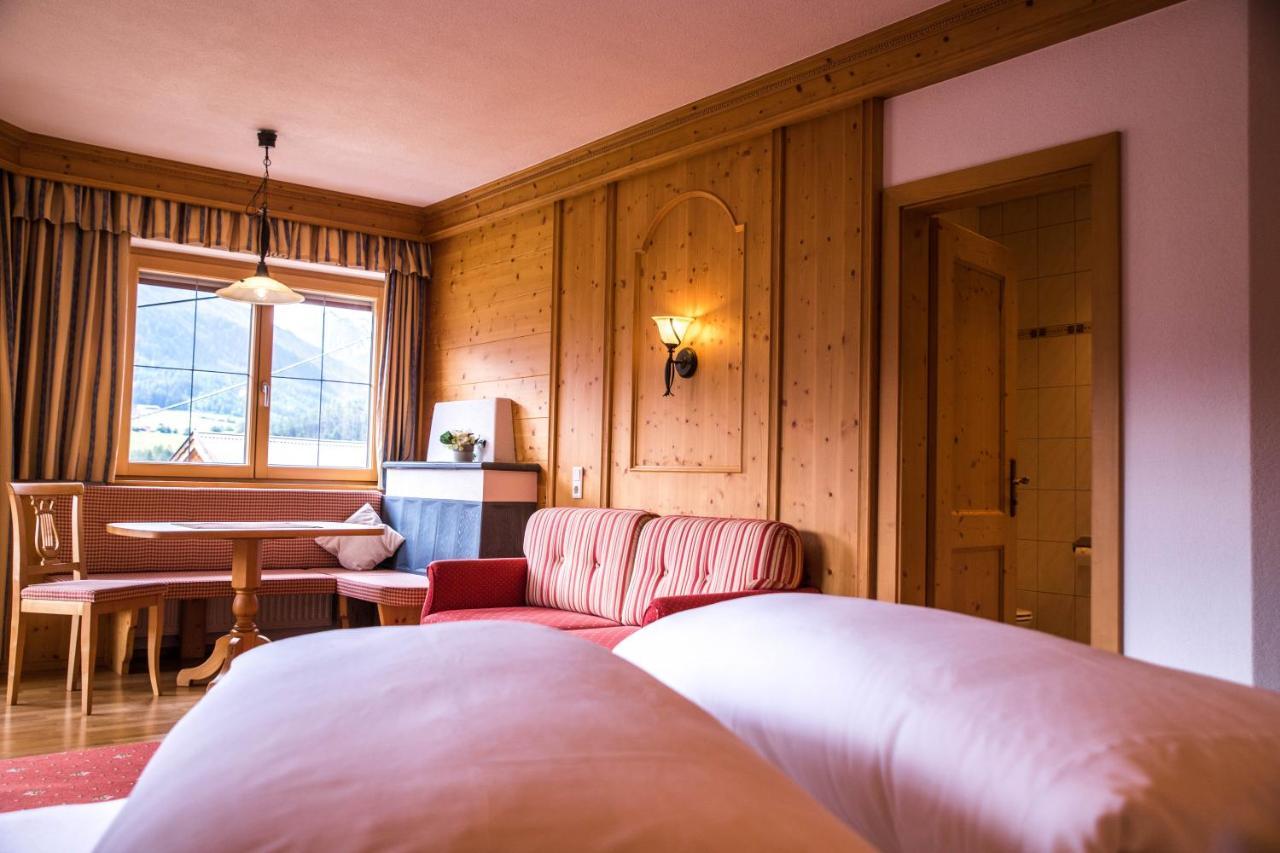 Gasthof Pension Traube Karres Exterior foto